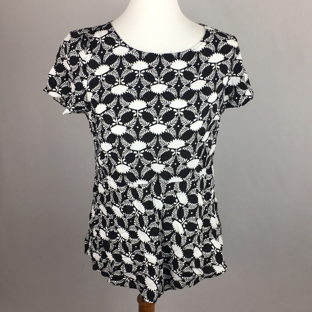 Old Navy Floral Leaf Pattern Top